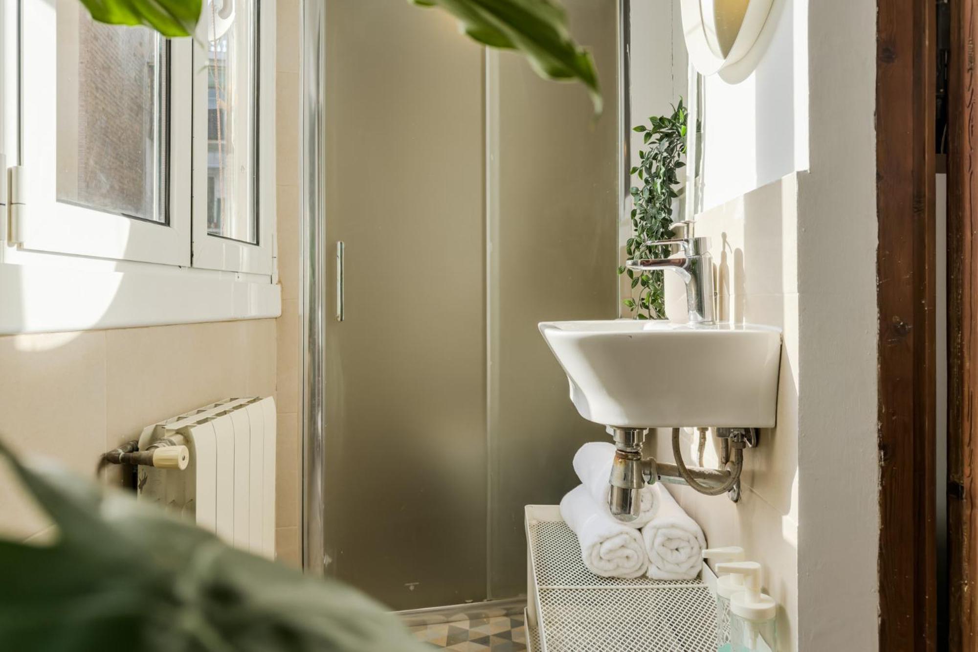 Magalhaes - Trad Flat In Poble Sec, Near Ramblas برشلونة المظهر الخارجي الصورة
