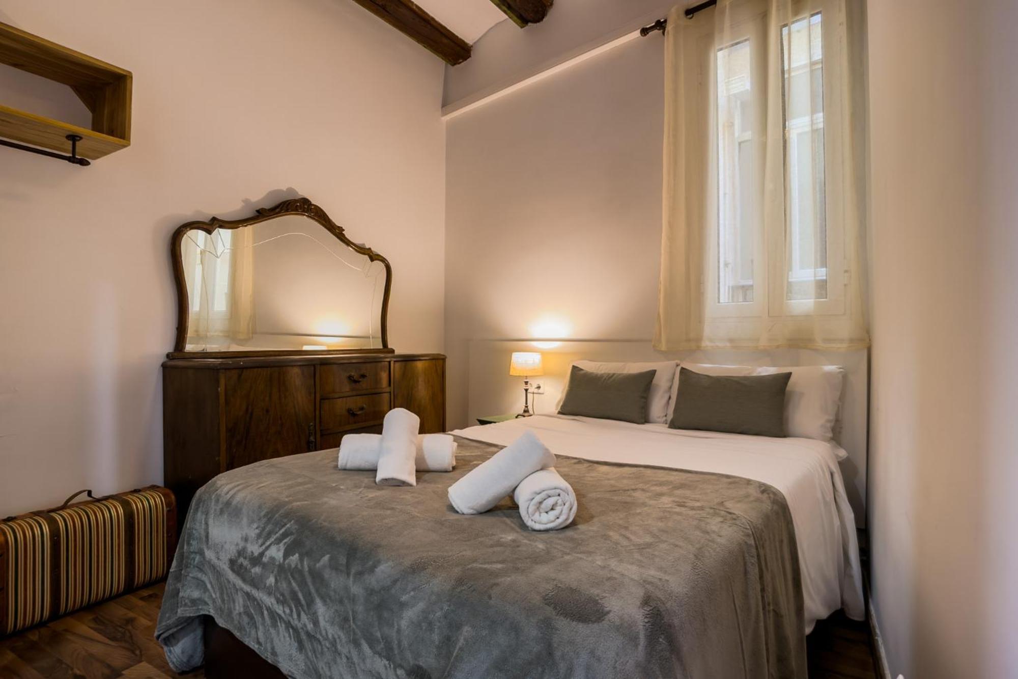 Magalhaes - Trad Flat In Poble Sec, Near Ramblas برشلونة المظهر الخارجي الصورة